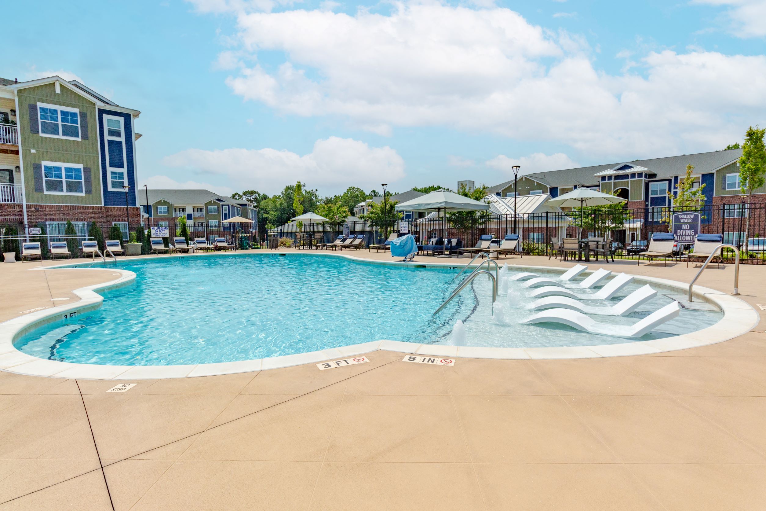 Petfriendly apartments in Simpsonville, SC Hawthorne at Simpsonville